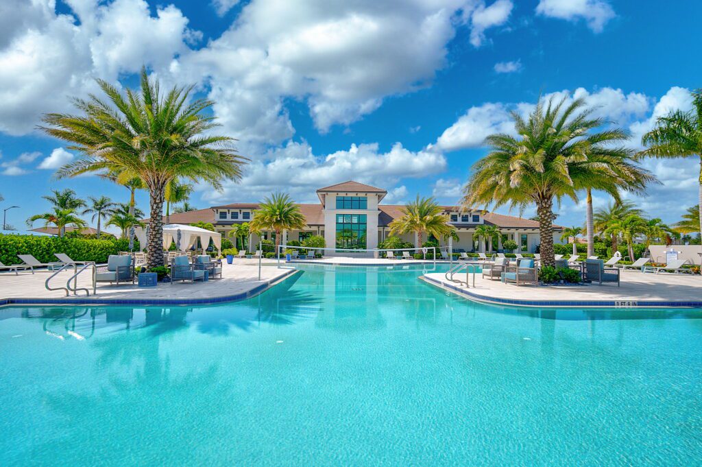 pool at cresswind lakewood ranch