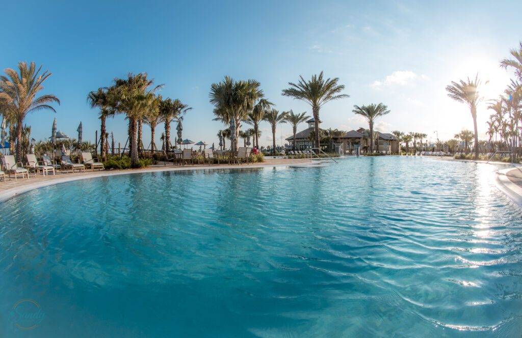 pool at del webb lakewood ranch